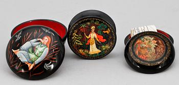 PARTI ASKAR MED LOCK, 9 st, lack, Ryssland. Signerade. 1900-tal.