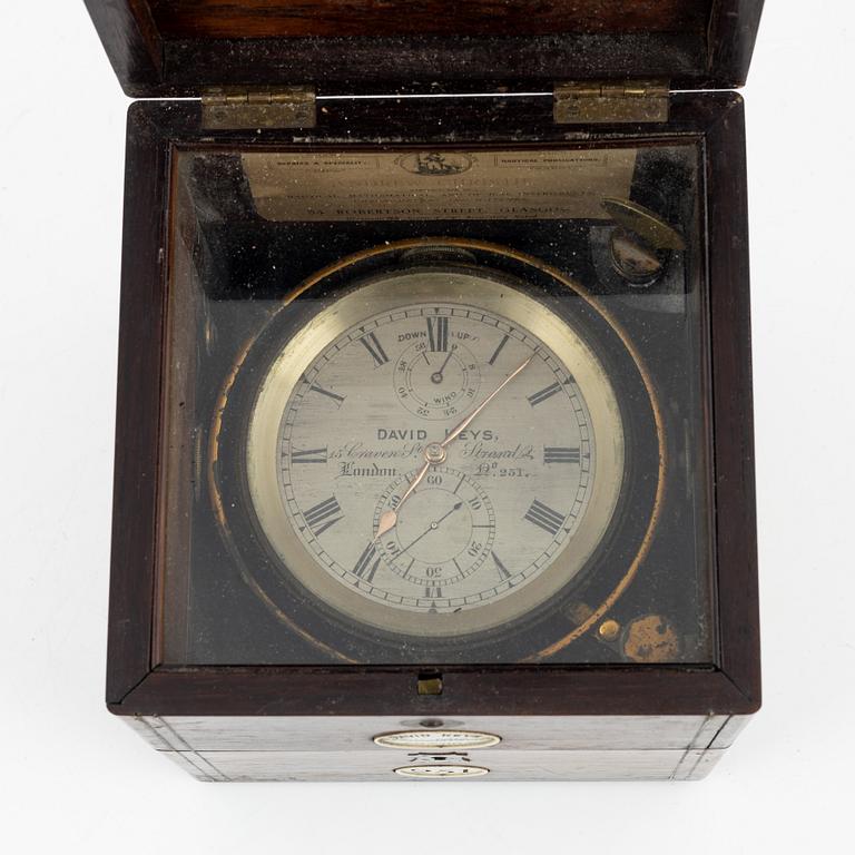 A ship chronometer, David Keys, London, around the year 1900.