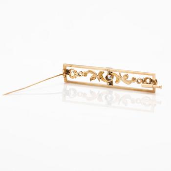 Brooch, 14K gold, first half of the 20th century.