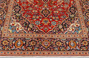 A Kashan carpet, 314 x 197 cm.
