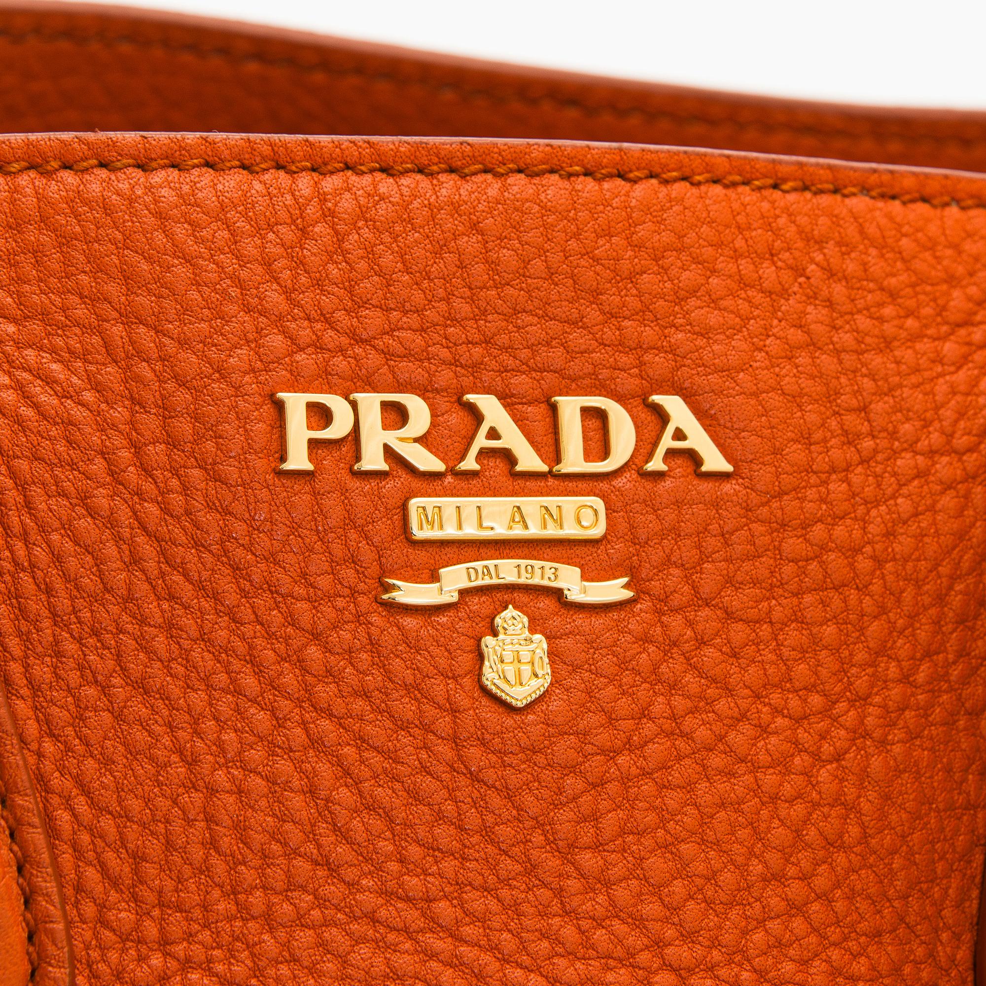 Prada, a 'Vitello Daino Tote' bag.