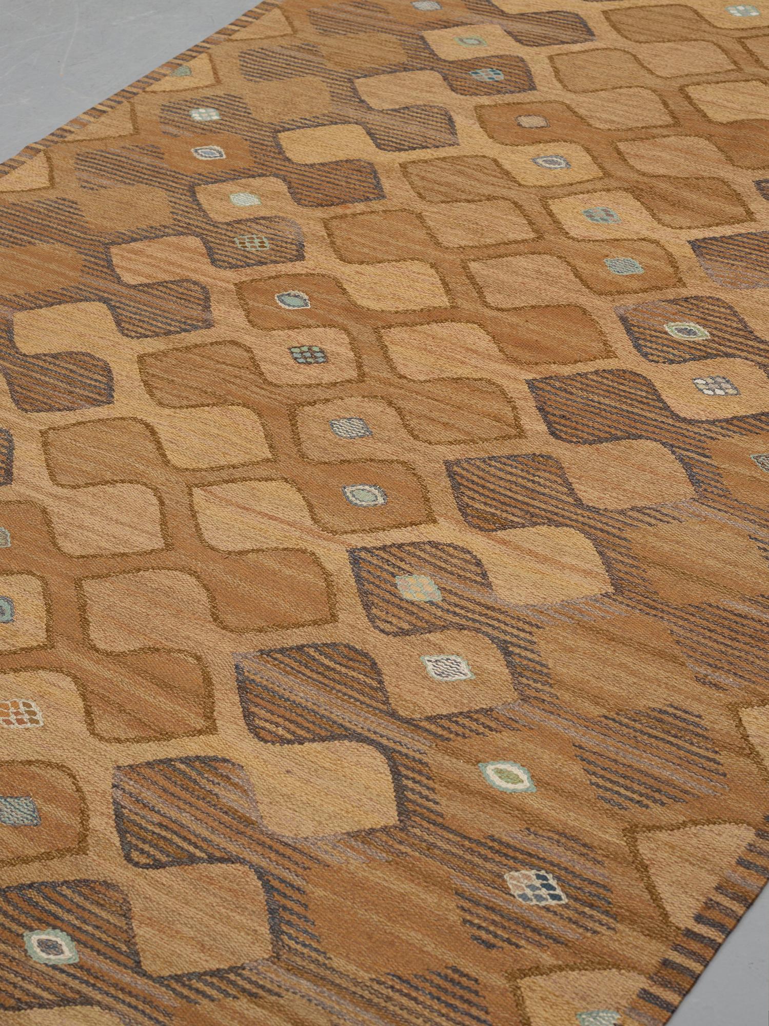 Barbro Nilsson, A carpet, "Finspong, lättbrun" ("Kringelikroka"), flat weave, ca 298 x 203-204 cm, signed AB MMF BN.