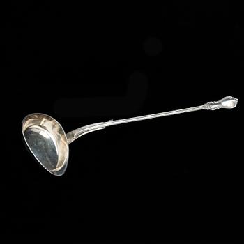 SOPPSLEV, silver, "Olga", Gustaf Möllenborg, Stockholm 1846. Vikt ca 240 gram.