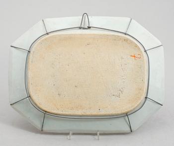 STEKFAT, porslin, Kina, Qianlong 1736-1795.