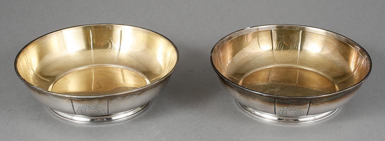 SKÅL, 2 st, silver, ca. 702 g. B. H. Edlunds Silvervarufabrik AB, Stockholm, 1965.