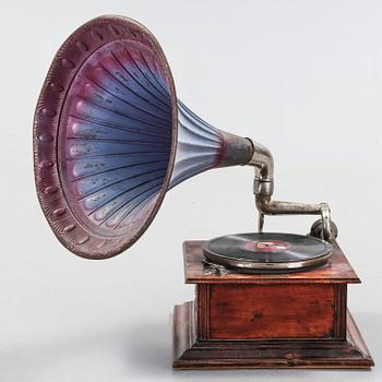 TRATTGRAMMOFON, 1900-talets första kvartal.