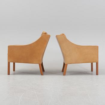 Børge Mogensen, a pair of 2207 easy chairs, Fredericia Stolefabrik, Denmark.