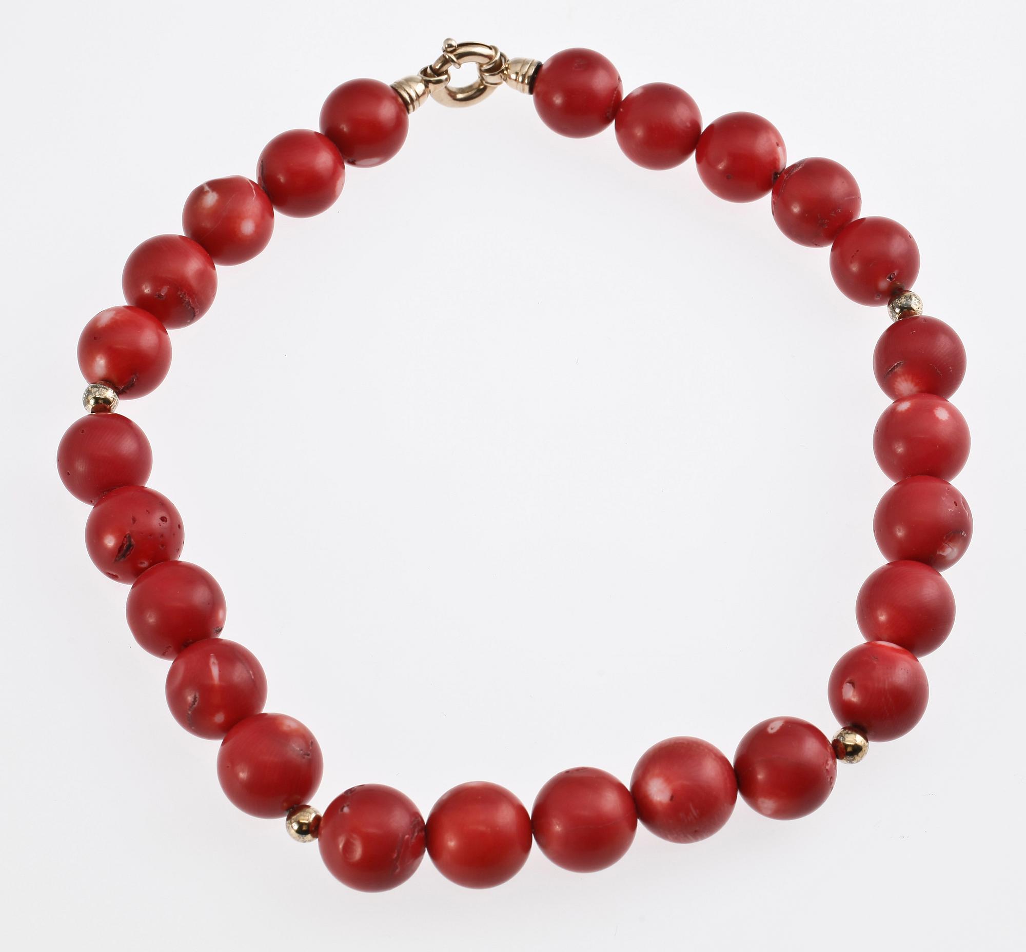 HALSBAND, korall och förgyllt silver, design Oscar Trimbel, 2006.