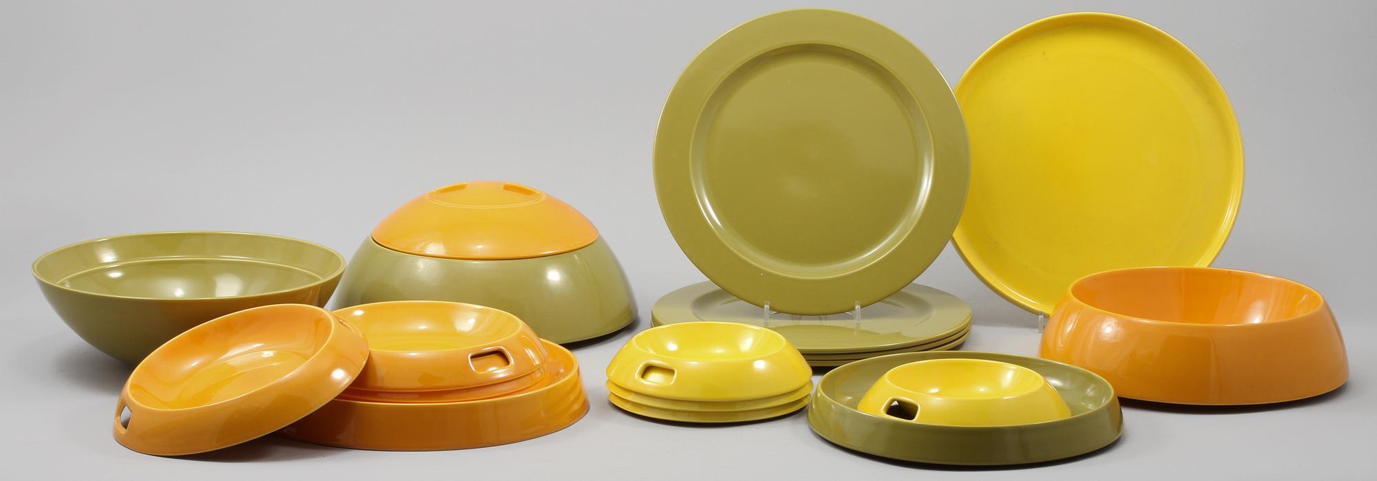 SERVISDELAR, 18 st, flintgods, "La Boule Avant Garde", Helen von Boch, Villeroy & Boch, formgiven 1971.