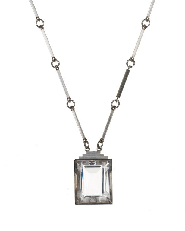 A Wiwen Nilsson rock crystal pendant and chain, Lund 1942.