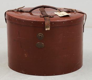 HATTASK, 1900-talets första hälft.
