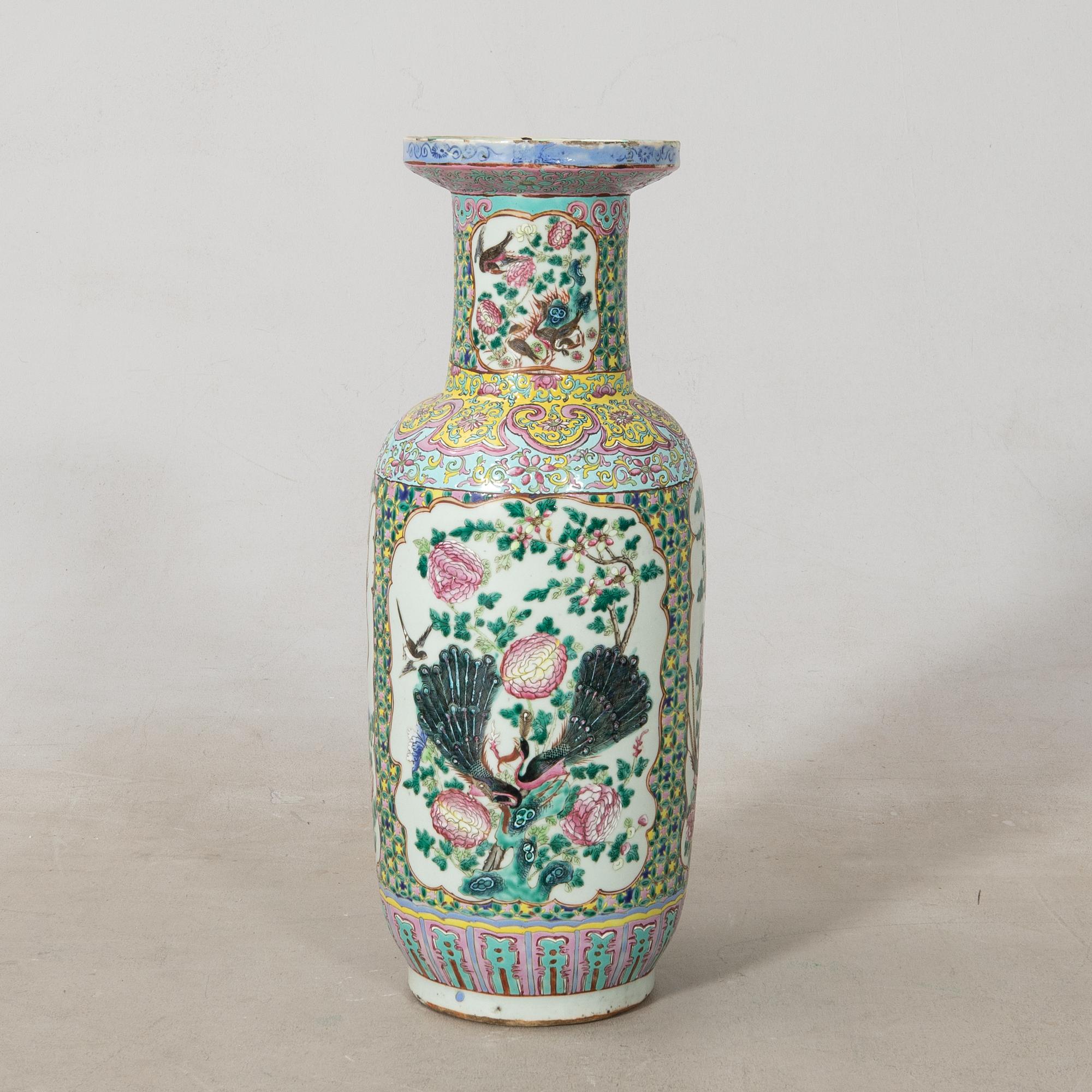 Floor vase China Canton around 1900 porcelain.