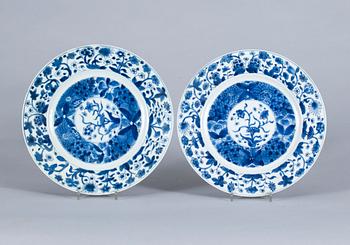 TALLRIKAR, ett par, Kina 1700-tal.