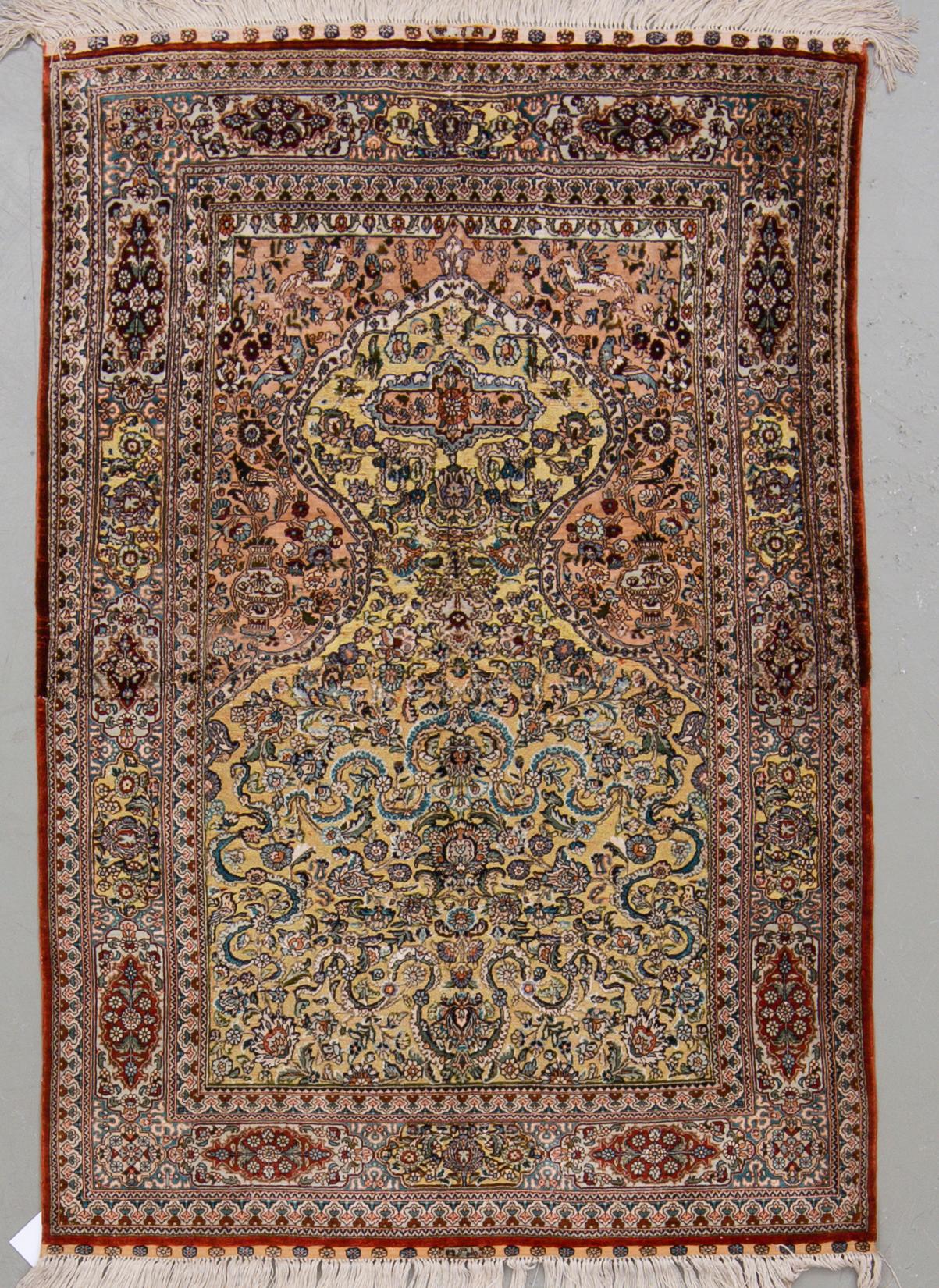 MATTA, sannolikt Kina. Ca 134x88 cm.