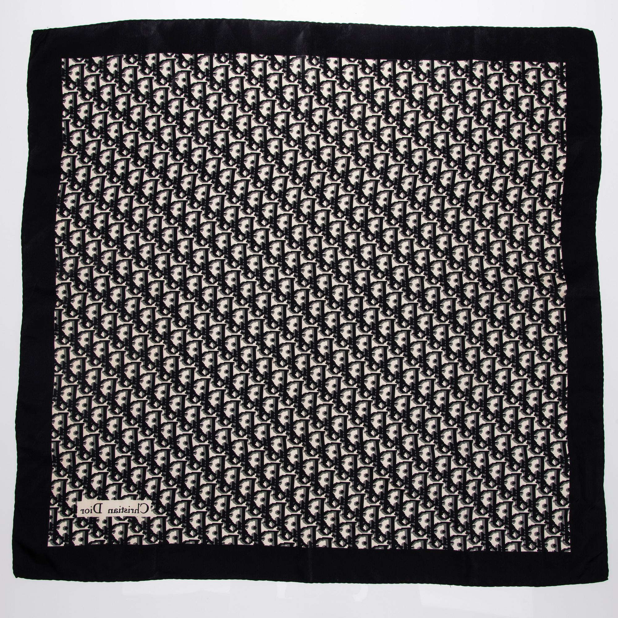 SCARF, Christian Dior.