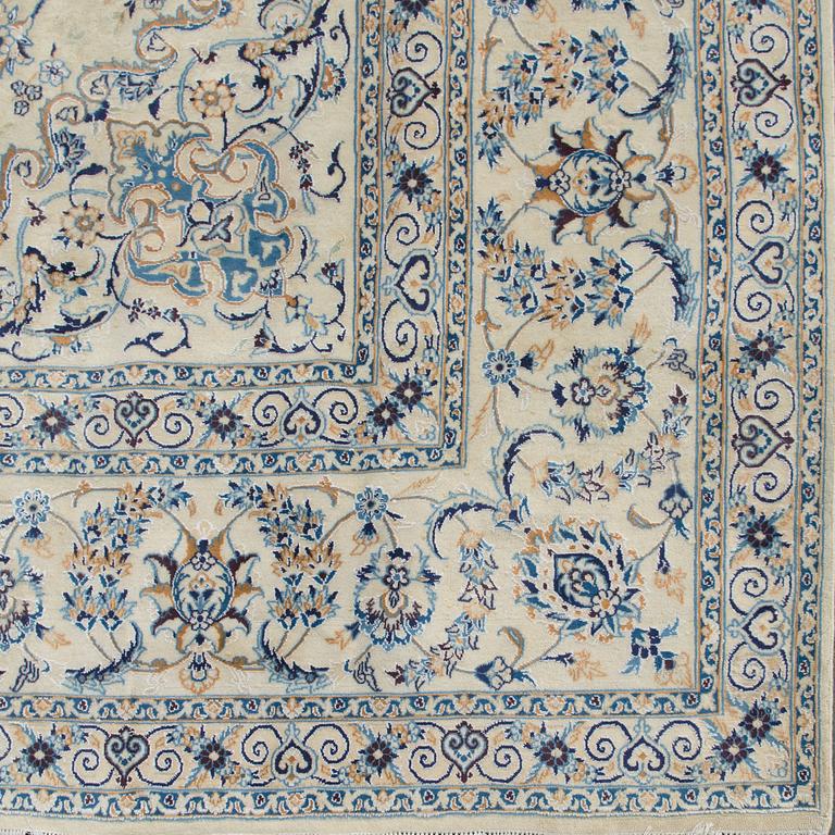 A carpet, Nain, part silk, 9 LAA, ca  577 x 380 cm.