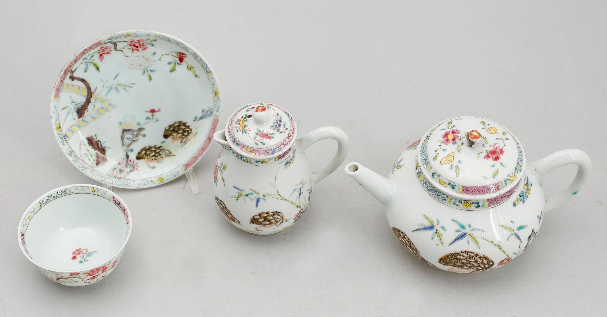 TEKANNA, SKÅL MED FAT, KANNA MED LOCK, porslin, Kina, 1700-tal.