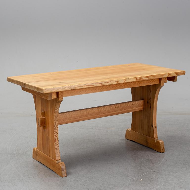 Nordiska Kompaniet, a pine dining table from the 'Lovö' series, first half of the 20th century.