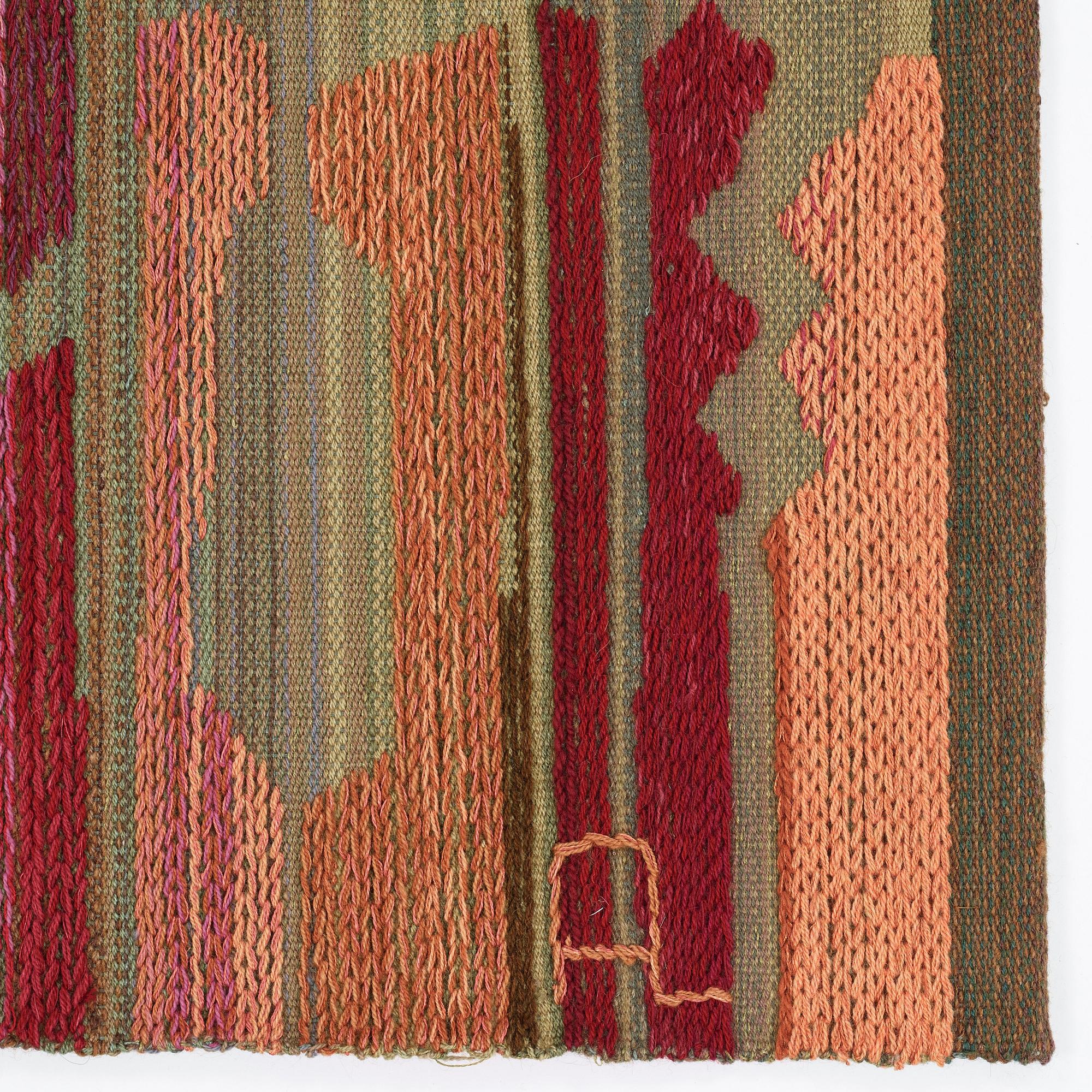 Alice Lund, A TAPESTRY. Flat weave with soumak technique. 128  x 167 cm. Signed AL and embroidered AL _ SW 1962 at the lining.