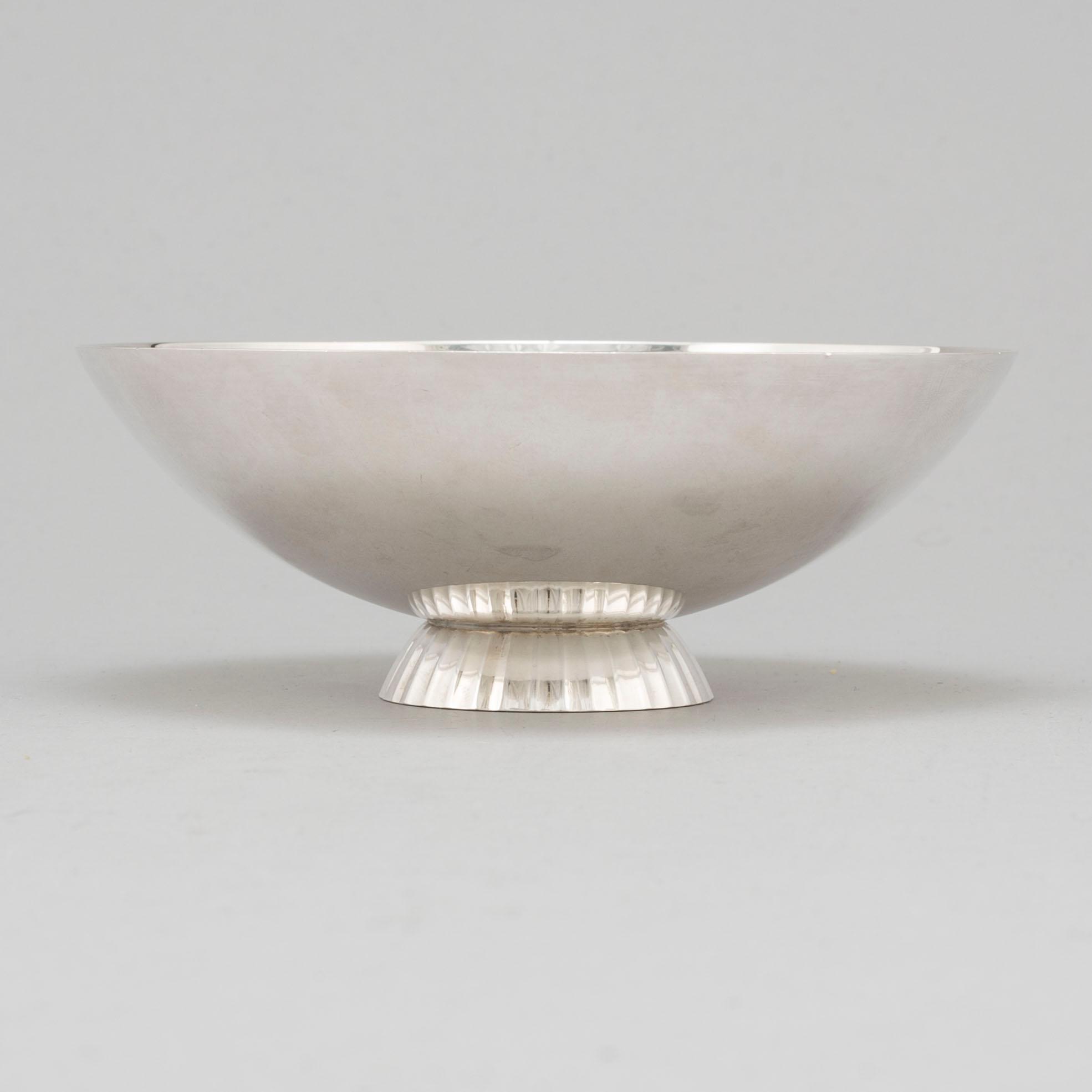 SIGVARD BERNADOTTE, a sterling silver bowl from Georg Jensen & Wendel A/S, Denmark.