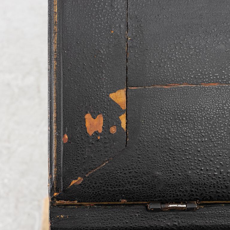 Writing cabinet, first half of the 19th century.