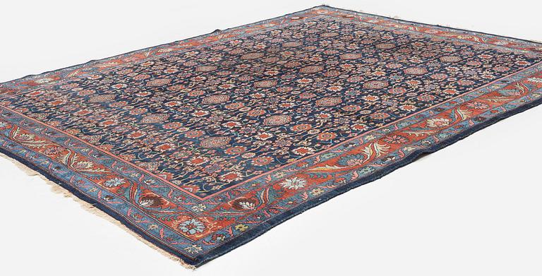 A semi-antique Bidjar carpet, Western Persia, c. 374 x 286 cm.