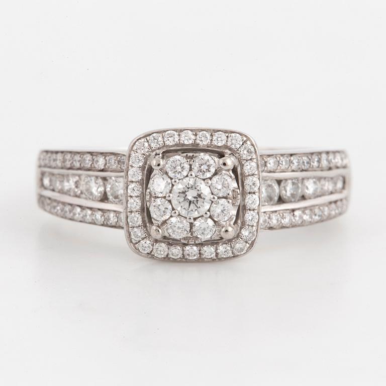 Brilliant-cut diamond ring.