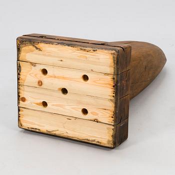 ARVO HEINONEN, sculpture, wood, signed and dated -89.