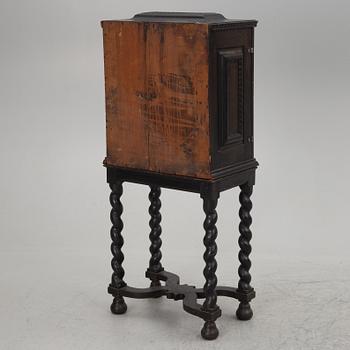 Kabinettsskåp, Barock, 1700-talets början.