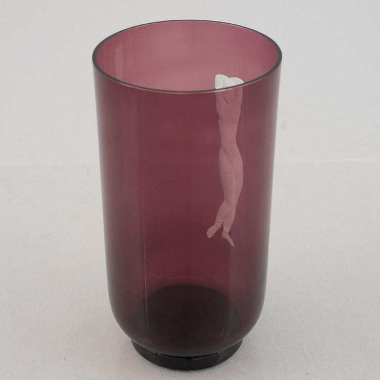 Vicke Lindstrand, a glass vase, Orrefors, dated 1935.