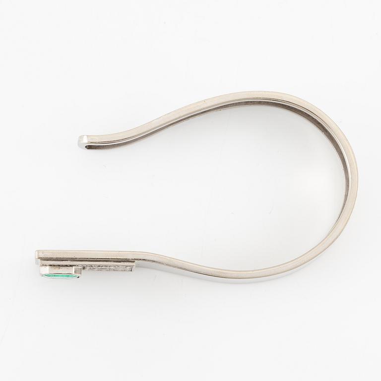 A Sigurd Persson bracelet 18K white gold with a faceted emerald and round brilliant-cut diamonds, Stockholm 1974.