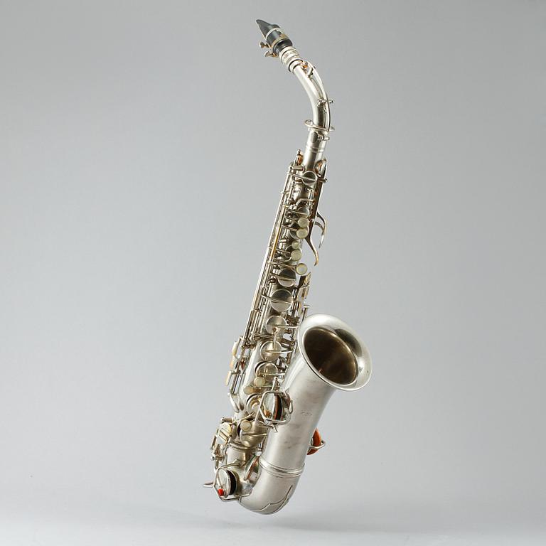 SAXOFON, vitmetall, C.G. Conn Ltd, USA, 1900-tal.