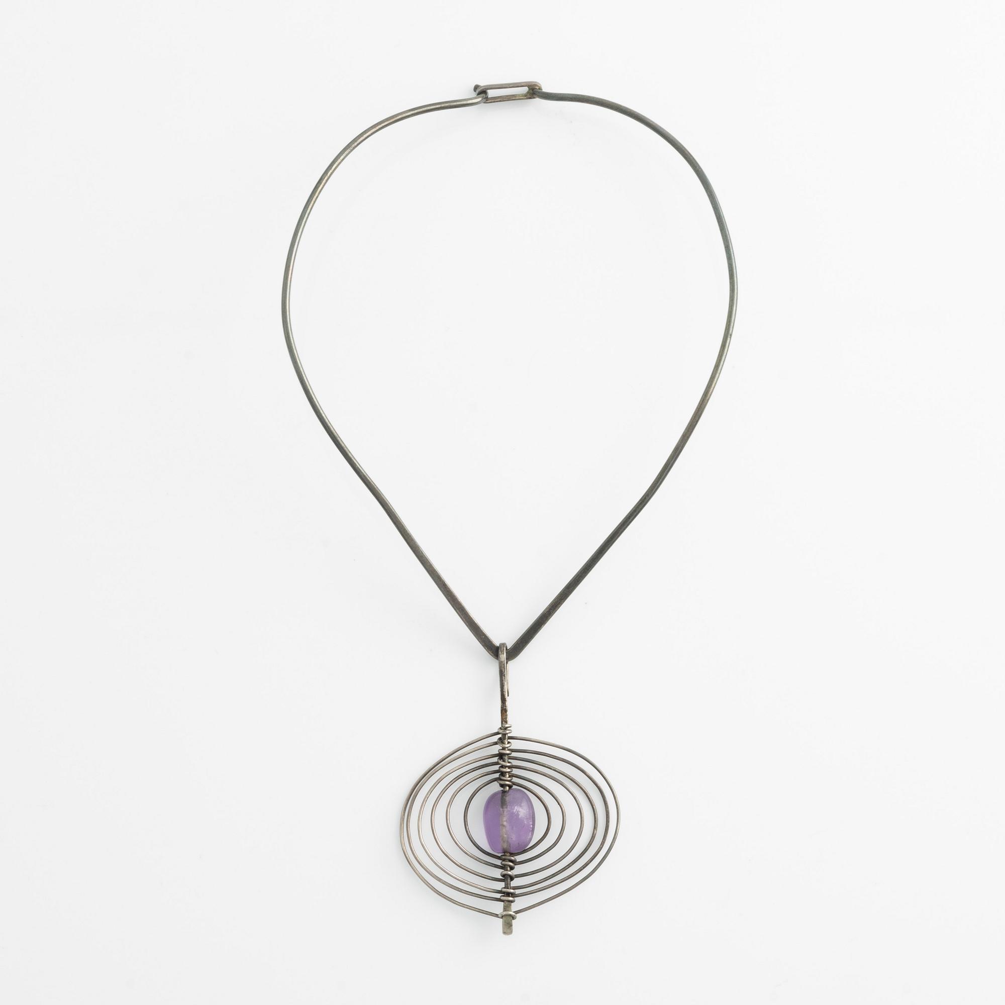 Necklace with pendant, silver with amethyst.