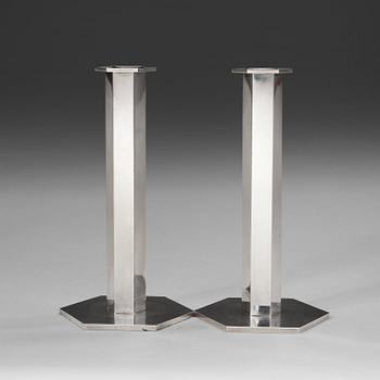 337. A pair of sterling Wiwen Nilsson candlesticks, Lund 1974.
