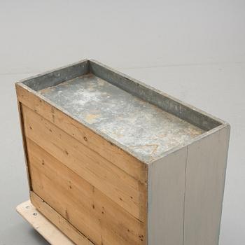 DISKBÄNK, 1800-tal.