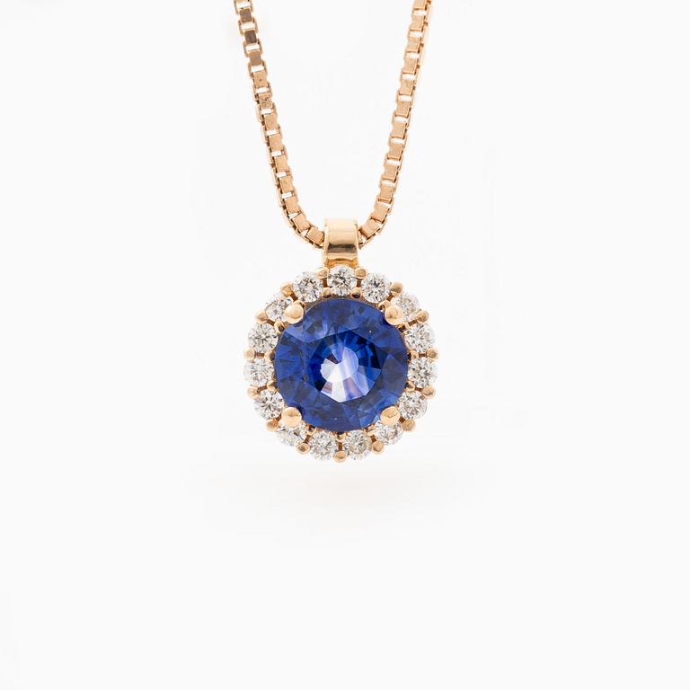 Collier 18K roséguld med safir och briljantslipade diamanter.