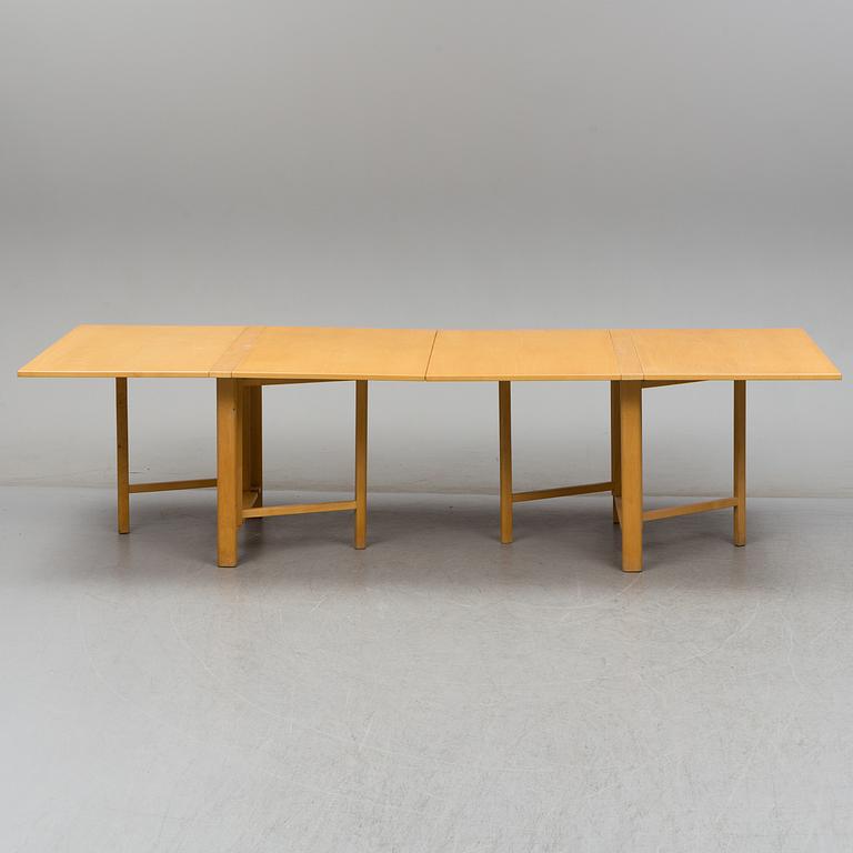 A second half of the 20th Century 'Maria Flap' table by Bruno Mathsson, Bruno Mathson International, Värnamo.