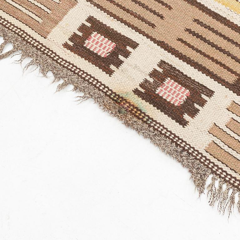 Märta Måås-Fjetterström, a carpet, "Nyponblomman", flat weave. 300 x 206 cm, signed AB MMF.