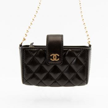 Chanel, Väska Pearl Chain Love Symbols Mini Bag.