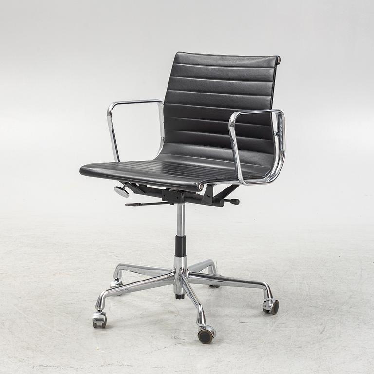 Charles & Ray Eames, an 'EA 117' desk chair, Vitra.