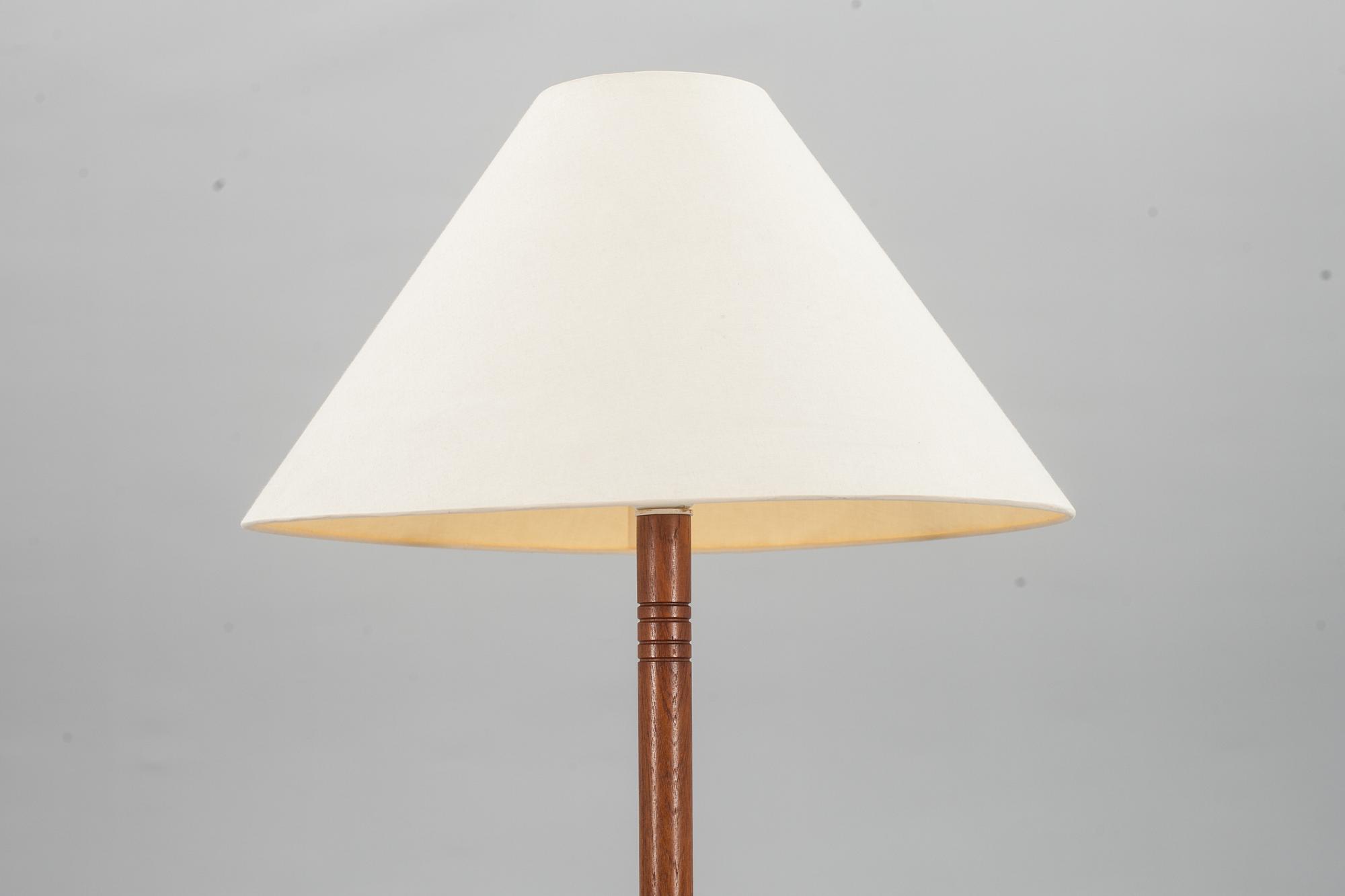 GOLVLAMPA, 1900-talets andra hälft.