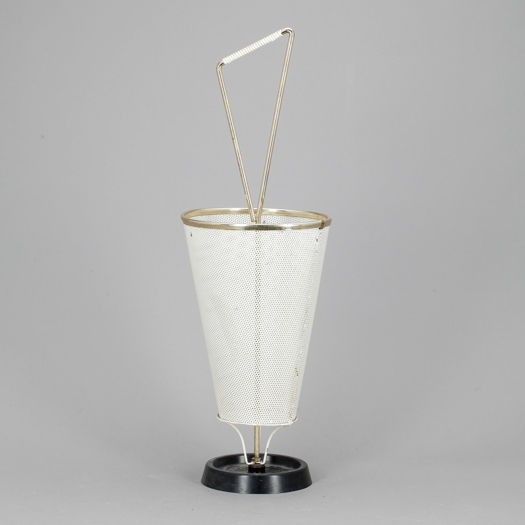 PARAPLYSTÄLL, 1900-talets andra hälft.