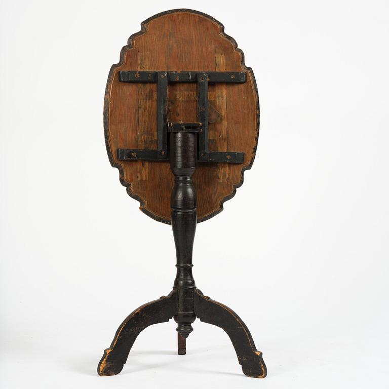 A Swedish late baroque japanned tilt-top tea table, mid 18th century.