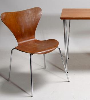 SKRIVBORD MED STOL, enligt uppgift Arne Jacobsen, 1960-tal.