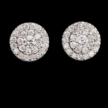ÖRHÄNGEN, 1 par, 14 k vitguld, briljantslipade diamanter tot 0.66 ct.