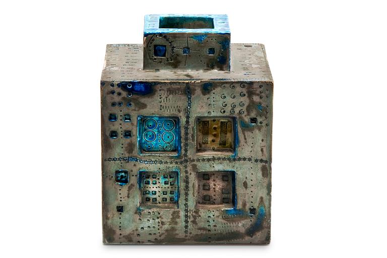 Rut Bryk, A CERAMIC VASE.