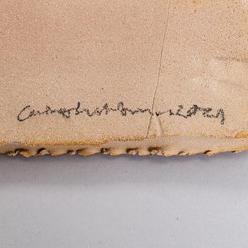 Carina Seth Andersson, laatta, keramiikkaa, signeerattu Carina Seth Andersson. 2021.