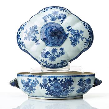 TERRIN med LOCK, kompaniporslin. Qingdynastin, Qianlong (1736-95).