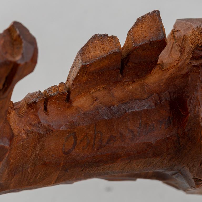 Axel Petersson Döderhultarn, sculpture. Carved wood. Unclear signature. Height 20.5 cm, length 25 cm.