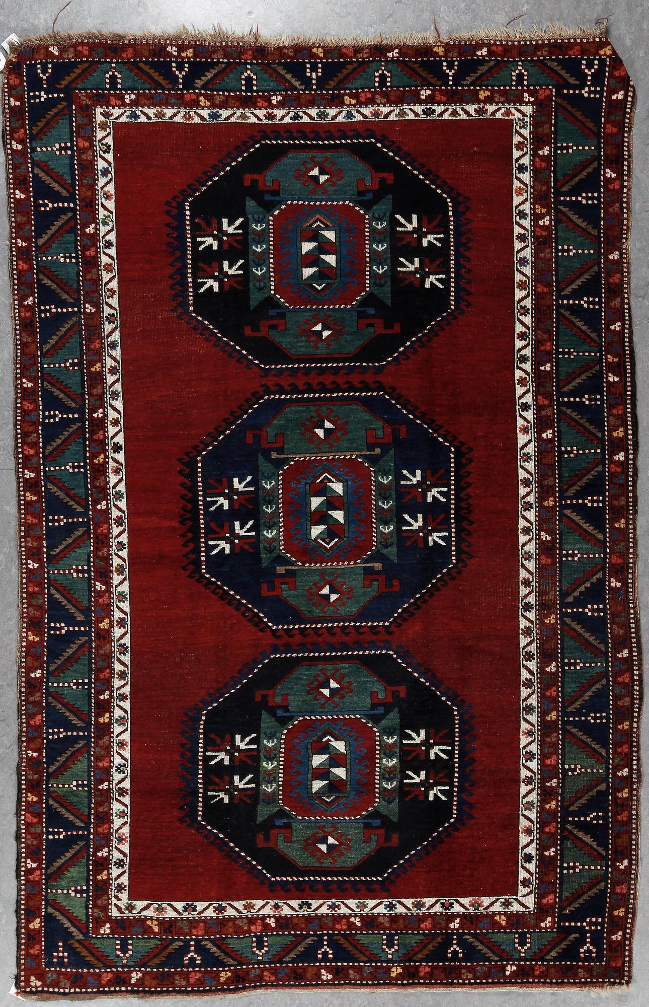 MATTA, sannolikt Kazak, old, ca 242x161 cm.